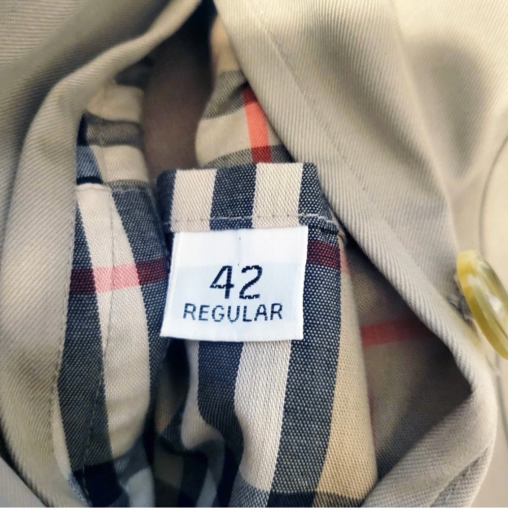 Vintage Near Mint Burberry Beige Trench Coat - Picture 5 of 10